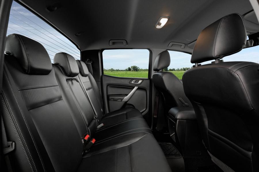 Интерьер Ford Ranger Limited Double Cab 2019 года  (LA) (фото 17 из 20)